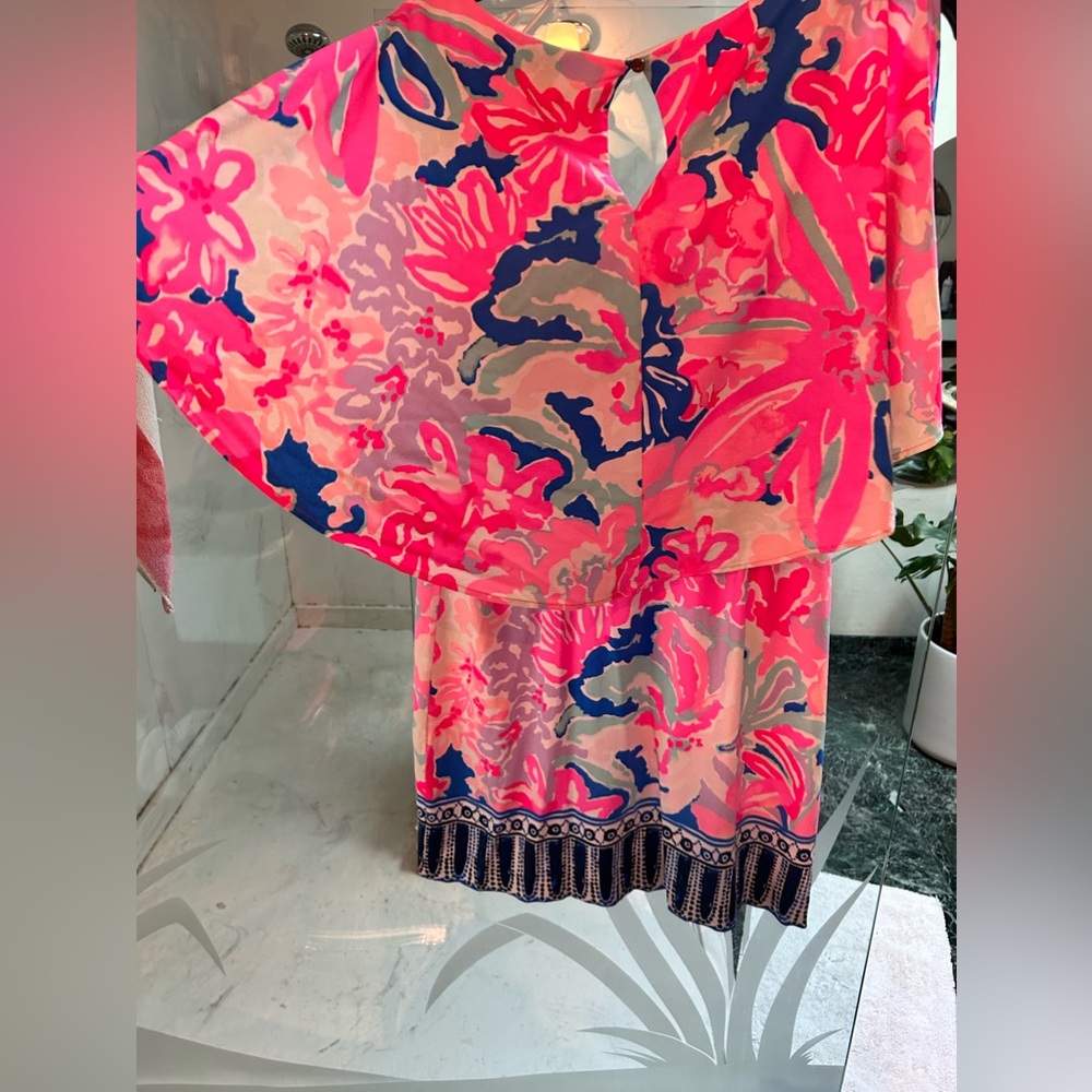 Xl cape style Lilly nwot